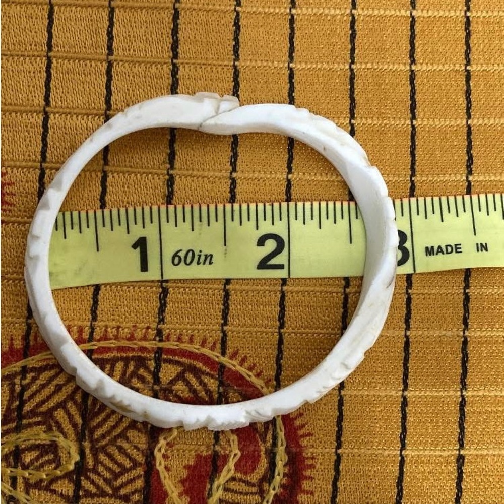 Conch/ Shankha bangle